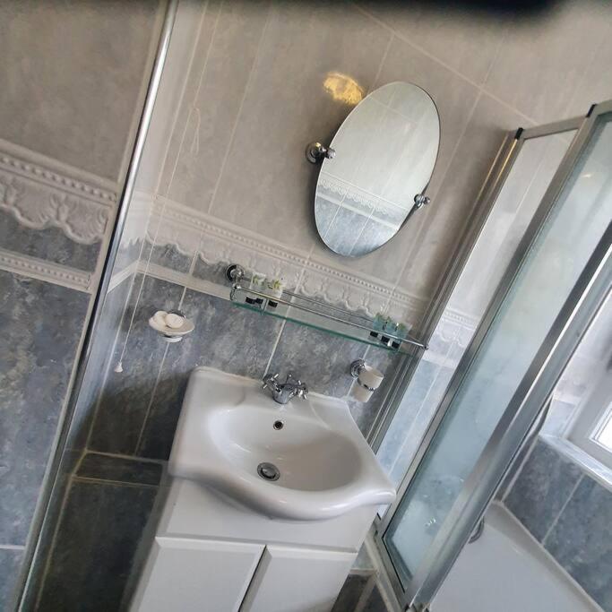 Ferienwohnung 3Beds Family Friendly In London With Good Transport Links Exterior foto